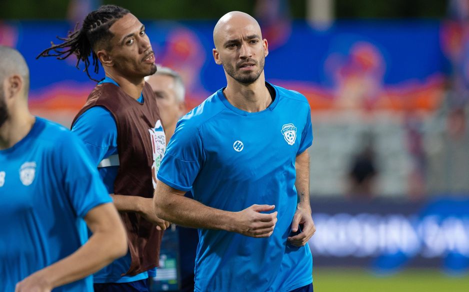 يُزامل ميكيل فيانويفا المخضرم الإنجليزي كريس سمولينغ في الفيحاء