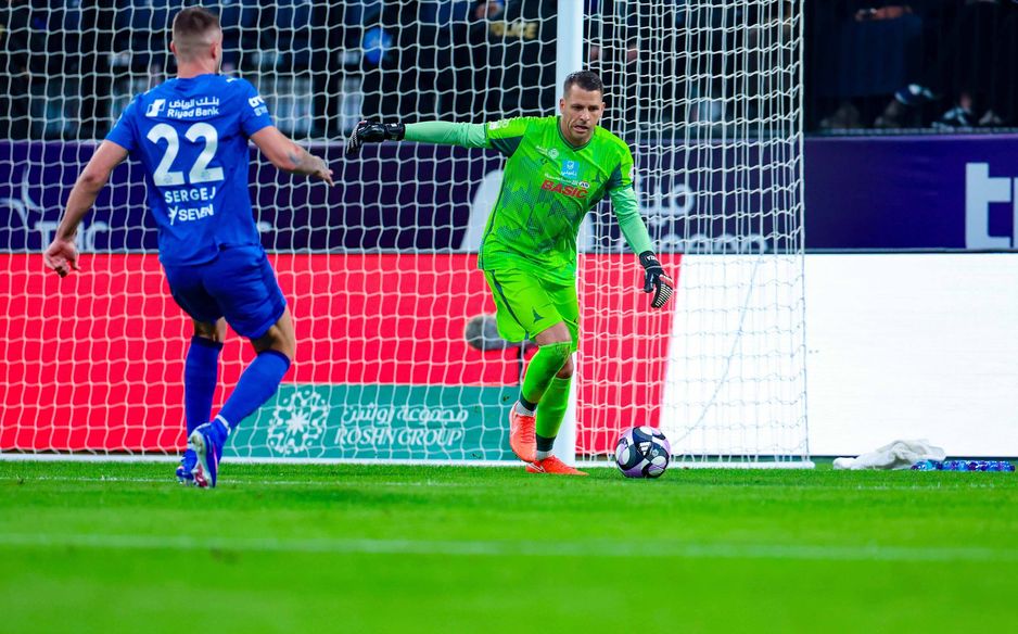 أصبح أنتوني موريس الأول إسهامًا بهدفين في موسم واحد بين الحراس عبر تاريخ الدوري السعودي للمحترفين