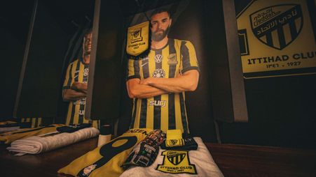 الركن الخاص بالفرنسيين بنزيما وكانتي قبل مواجهة الاتحاد والشباب