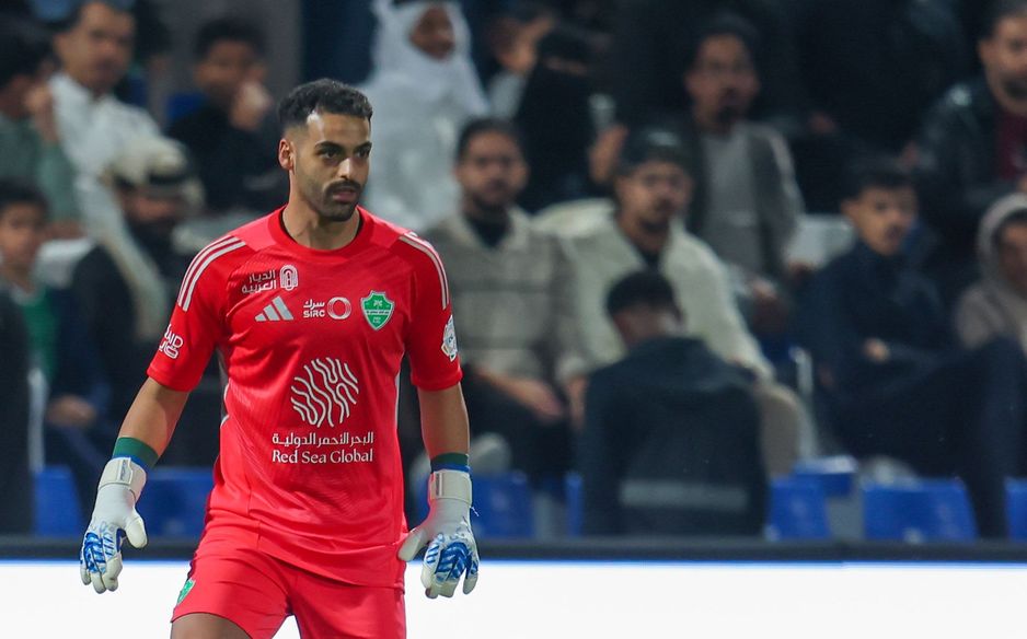 ذاد الحارس عبد الرحمن الصانبي عن مرمى الأهلي في غياب السنغالي ميندي