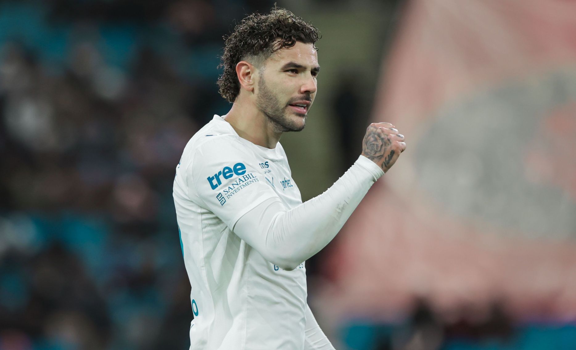 ثيو هيرنانديز نجمًا في مواجهة الخلود والهلال