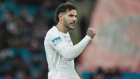 ثيو هيرنانديز نجمًا في مواجهة الخلود والهلال