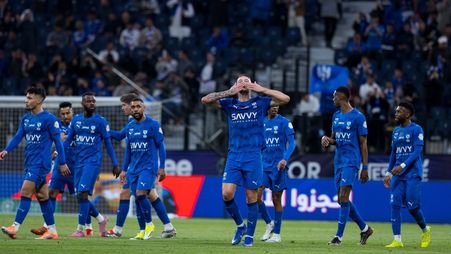 الهلال يعبر الحزم بثلاثية ويُحكم قبضته على الصدارة