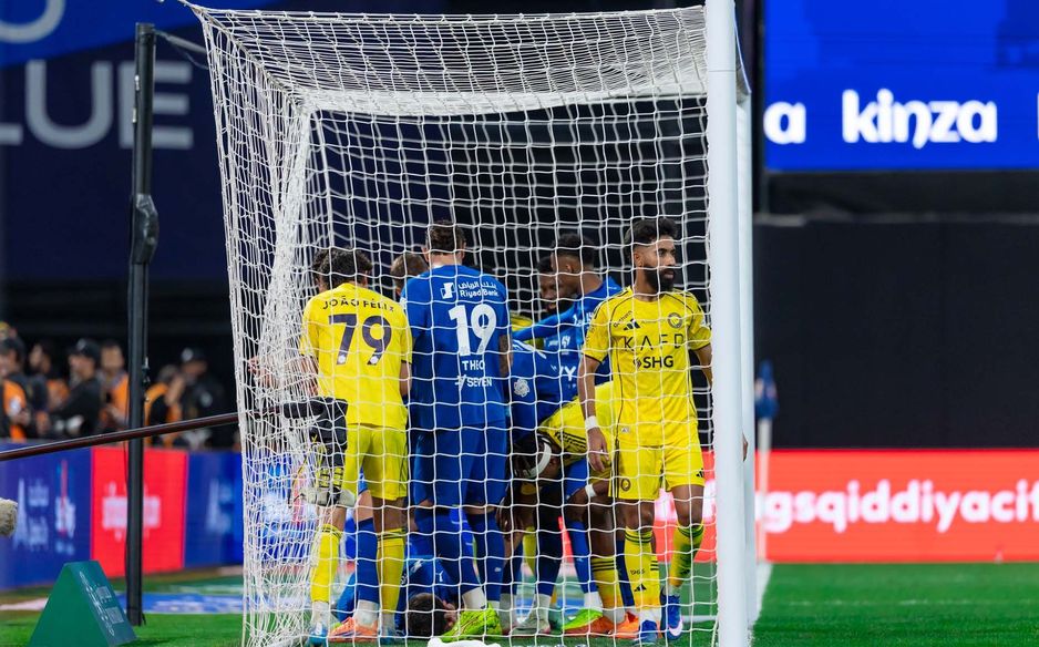 موقع المخالفة التي ارتكبها العقيدي وكلفته الخروج من ملعب المباراة