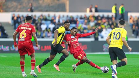 ثلاث مواجهات حاسمة في اليوم الثاني من الجولة 15