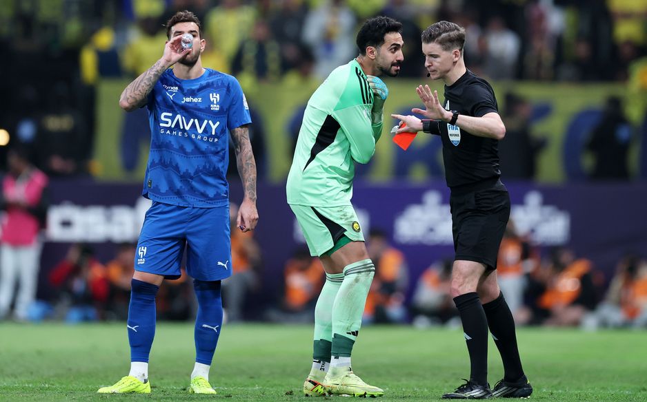 Al Nassr goalkeeper Nawaf Al Aqidi was sent off on the hour at Al Hilal