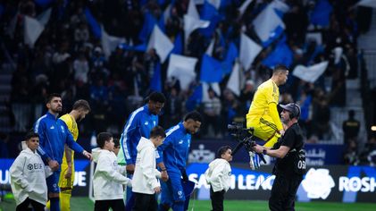 الهلال والنصر يدخلان ديربي العاصمة على ملعب المملكة أرينا