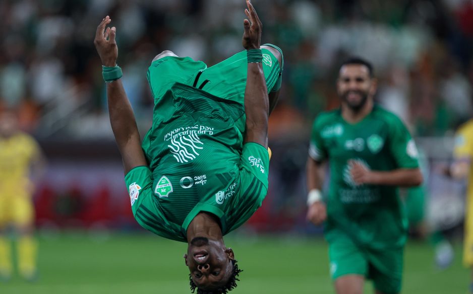Zakaria Hawsawi celebrates equaliser for Al Ahli v Al Taawoun
