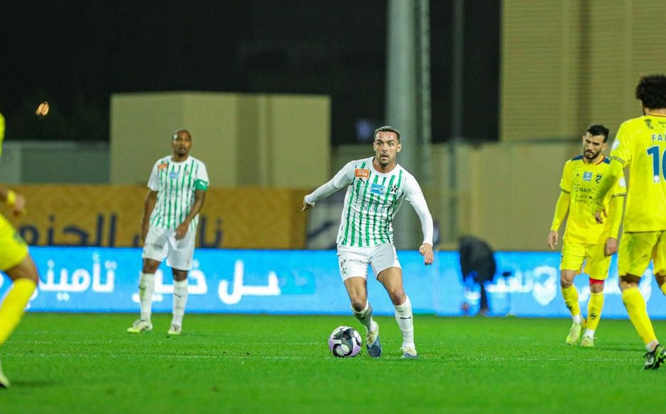 Al Najmah were denied a first RSL win by Al Hazem's injury-time fightback