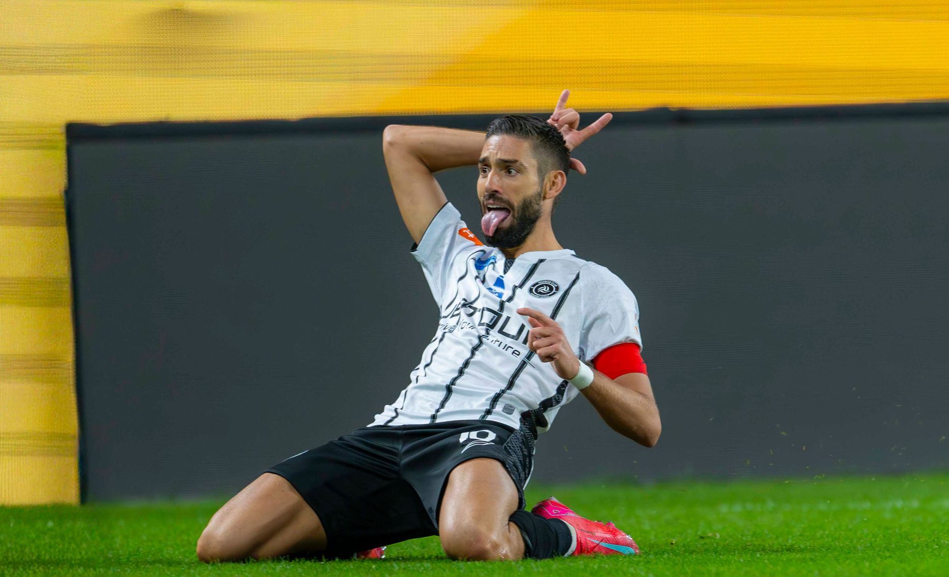 يانيك كاراسكو هداف الشباب