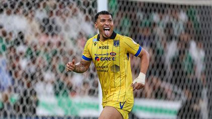 Al Taawoun's Roger Martinez nets penalty at Al Ahli