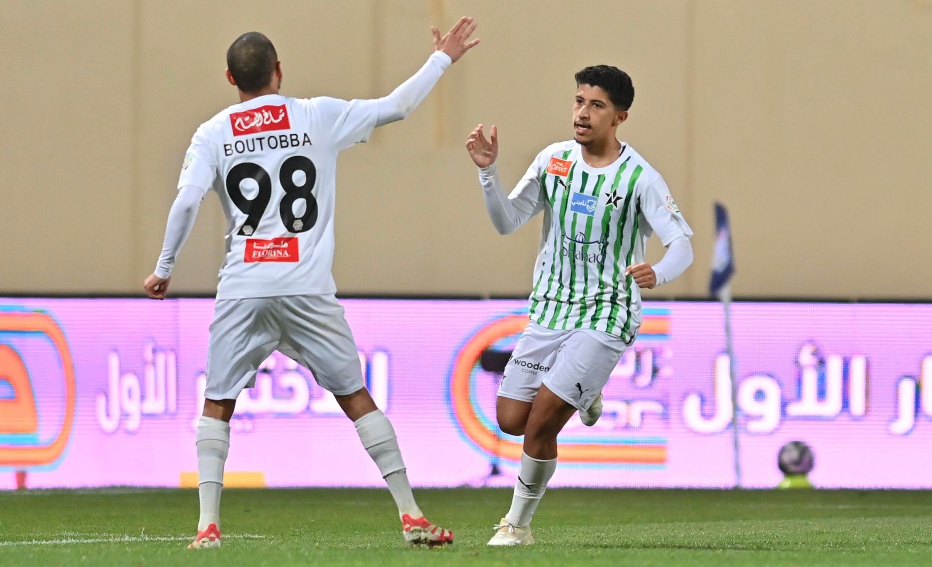 ركان الطليحي محتفلًا بهدفه الأجمل في الجولة 15