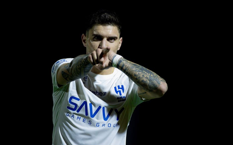 نيفيز يسجل هدفًا ويصنع آخر للمباراة الثالثة على التوالي