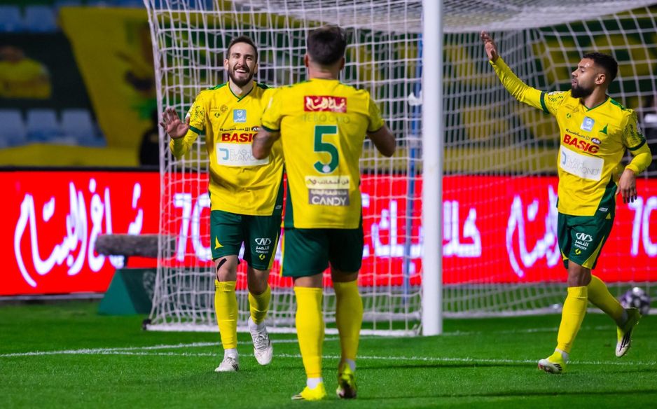 Konstantinos Fortounis scores for Al Khaleej v Al Okhdood