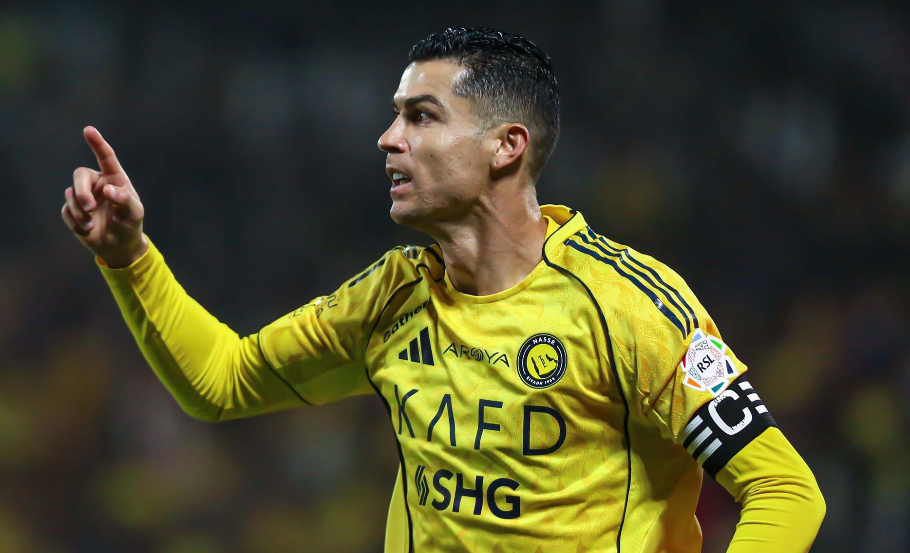 كريستيانو رونالدو محتفلًا بهدفه في مرمى ضمك