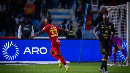 ستة انتصارات متتالية.. القادسية يتجاوز الاتحاد في الدمام