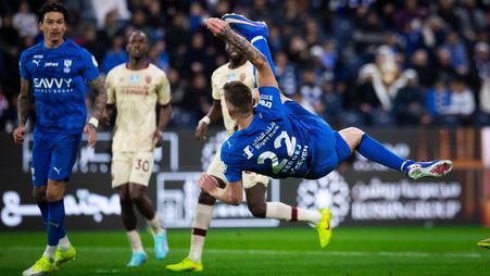 Al Hilal's Sergej Milinkovic-Savic scores incredible overhead-kick v Al Fayha