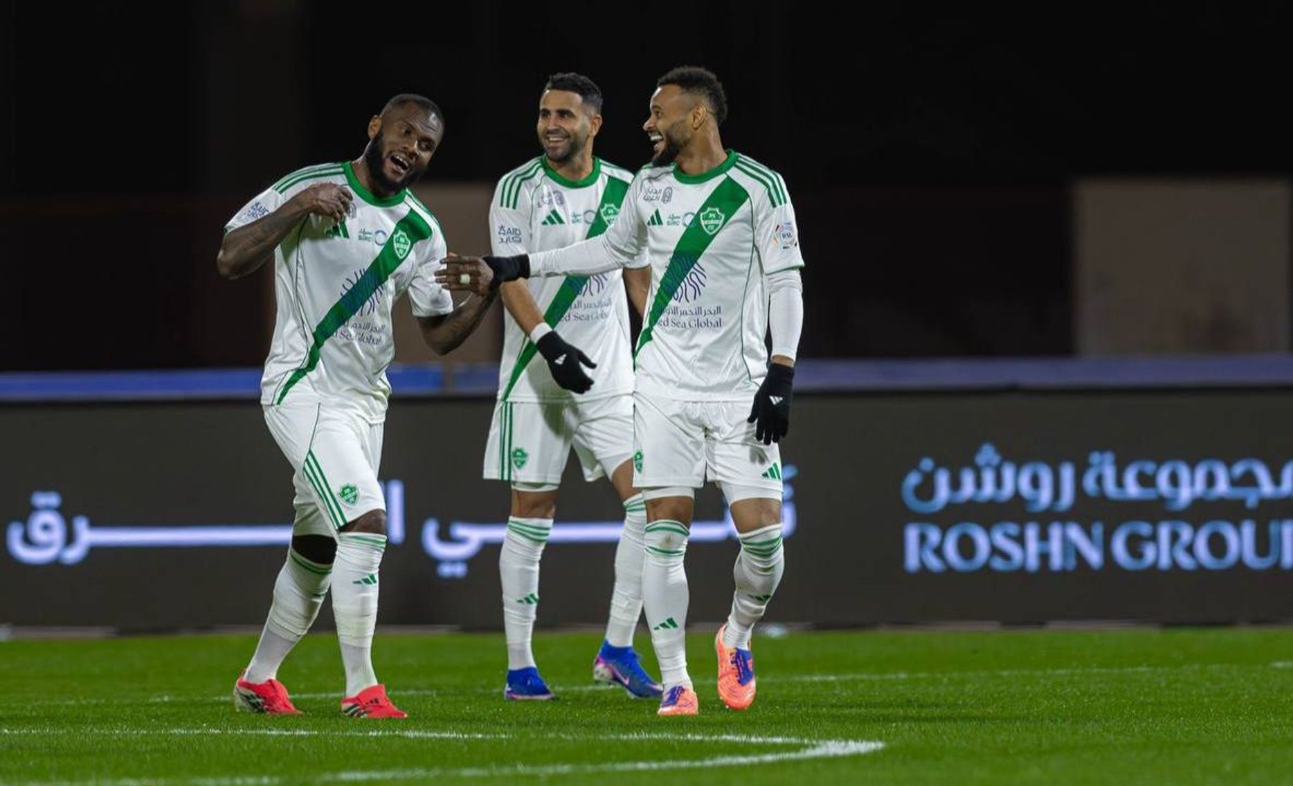 الأهلي يفرض كلمته في تبوك.. ويعبر نيوم بثلاثية نظيفة