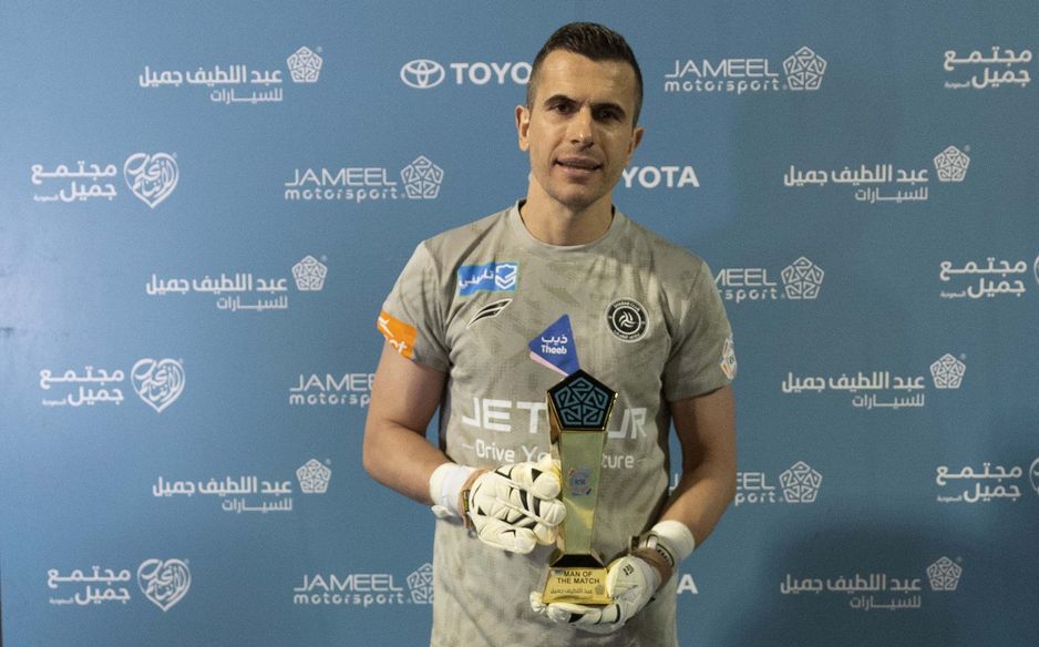 دعا غروهي رجل مباراة الخليج والشباب إلى تقدير نقطة التعادل رغم إنهم قاتلوا في المباراة واتسموا بروح جيدة