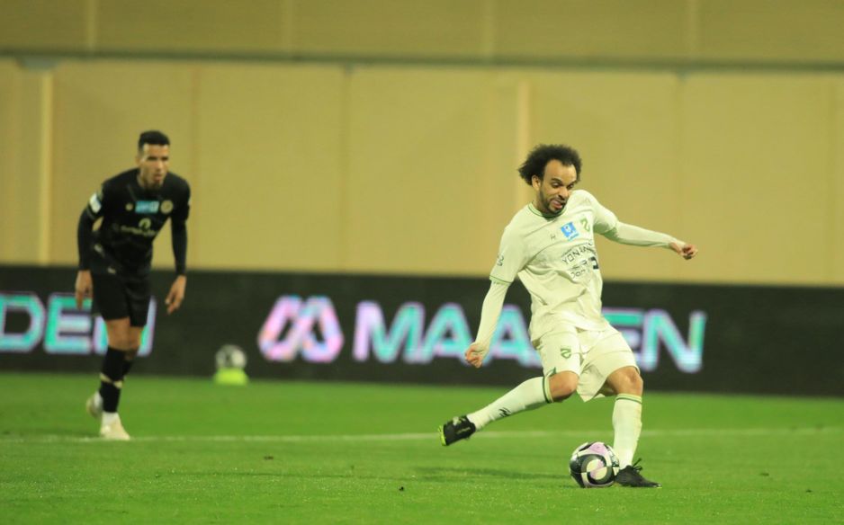 مارتينز وجمال حركاس سجلا هدفي مباراة الدور الأول وأخفقا في تكرار احتفاليتهما في مباراة الإياب بالرس