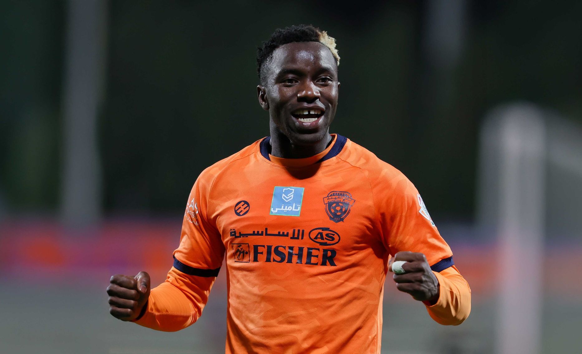 فاشون ساكالا محتفلًا بتسجيله في المباراة الثالثة على التوالي