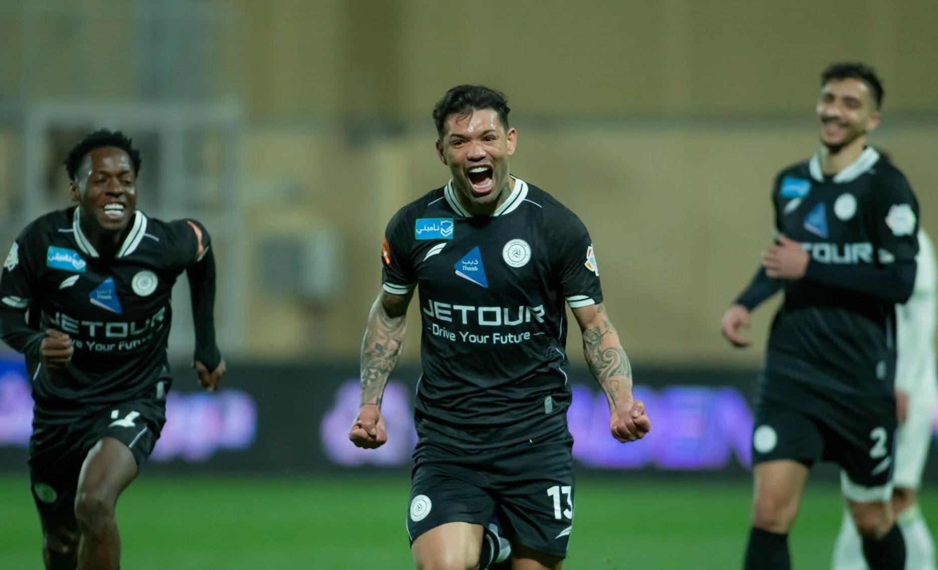 كارلوس جونيور انضم إلى قائمة مسجلي الهاتريك في الموسم الحالي