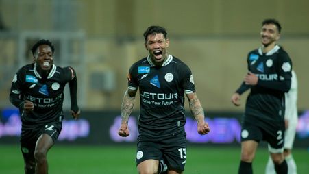 كارلوس جونيور انضم إلى قائمة مسجلي الهاتريك في الموسم الحالي