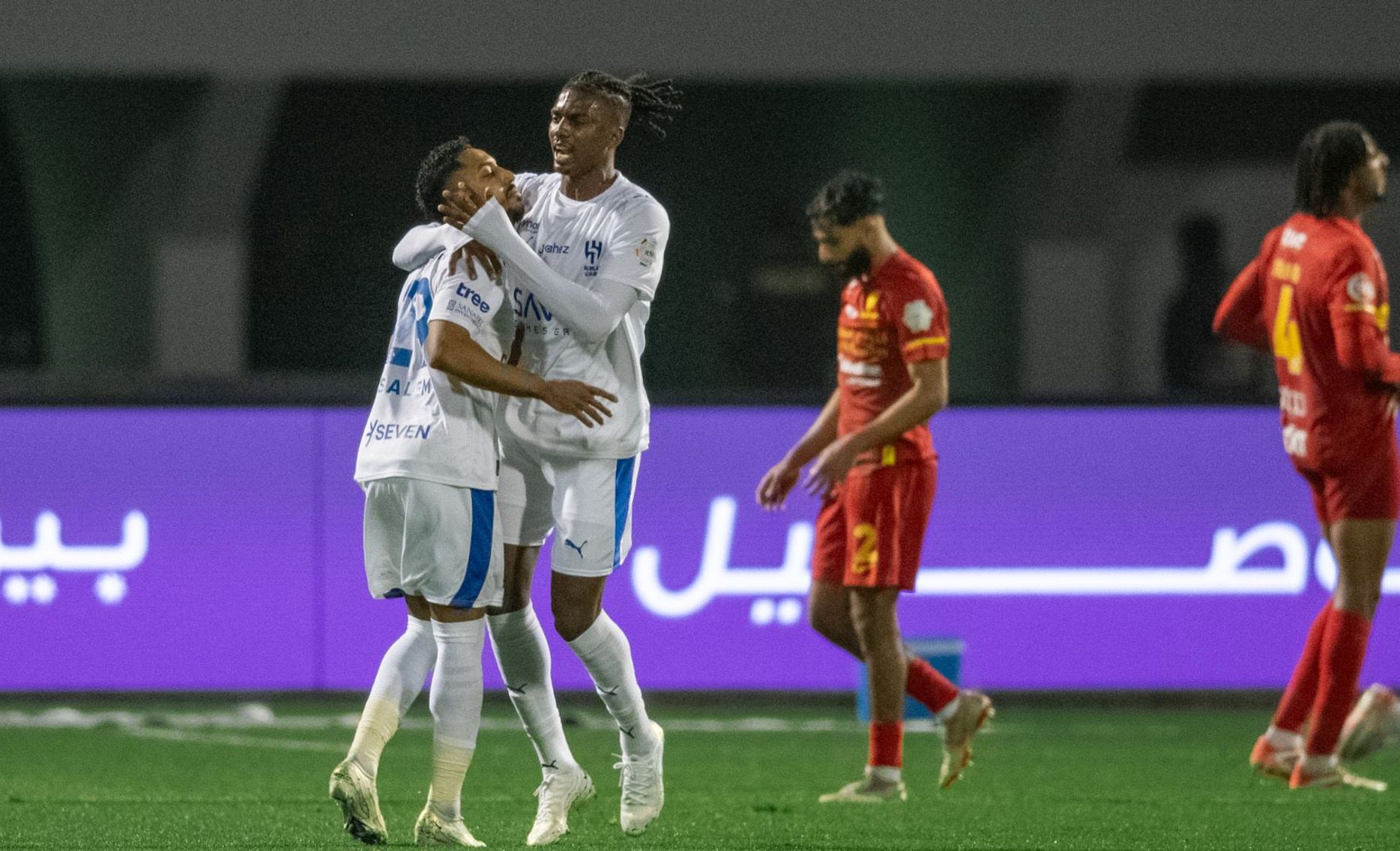 سالم الدوسري ينقذ الهلال من الخسارة الأولى في الدوري بهدف الدقيقة 90