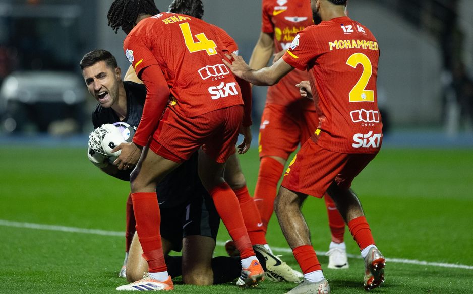 Koen Casteels saves Salem Al Dawsari's penalty to keep Al Qadsiah at 1-1 v Al Hilal