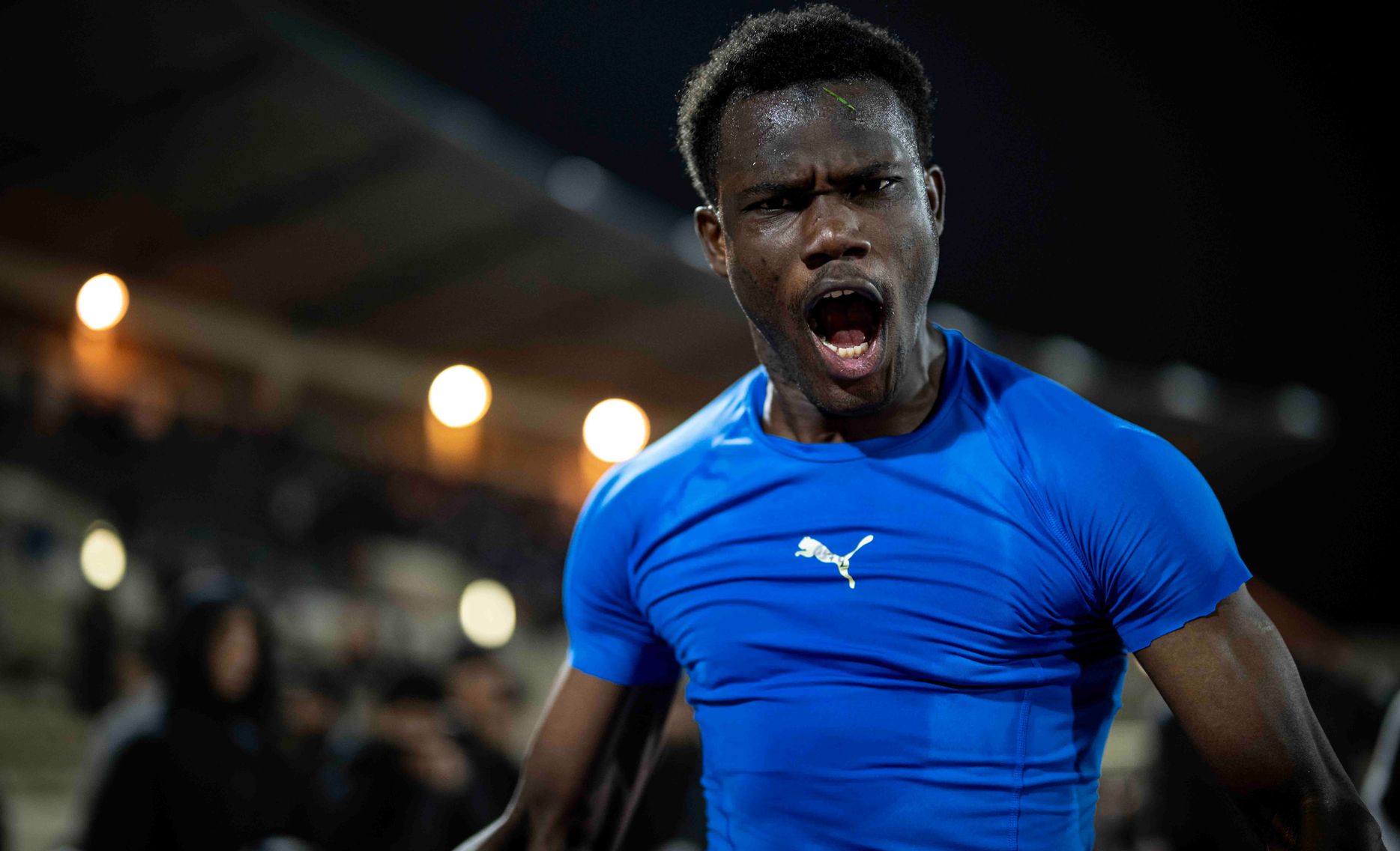 أسهم أمادو كونيه في أول انتصار لنيوم بفارق أكثر من هدف لفريق نيوم