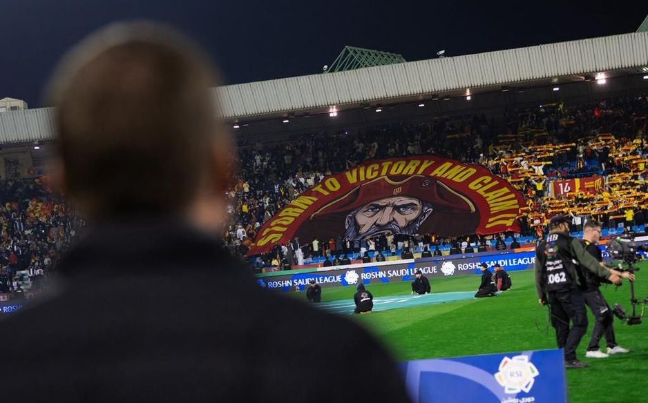 Brendan Rodgers takes in the Al Qadsiah fans' tifo before clash with Al Hilal