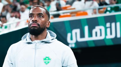 نجم مباراة الأهلي والاتفاق توني لحظة دخوله إلى ملعب المباراة