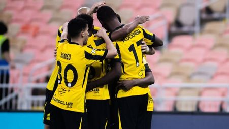 دومبيا يدوّن الهدف الـ500 هذا الموسم ويمنح الاتحاد انتصارًا مهمًا أمام النجمة