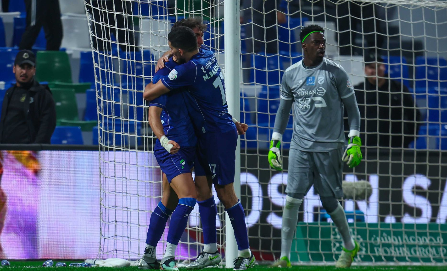 جورج فيرنانديز يعود بنقطة للفتح أمام الحزم بعد تسبه بركلة جزاء