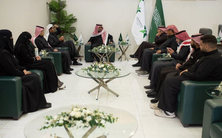 وفد رابطة الدوري السعودي للمحترفين خلال زيارة نادي النجمة