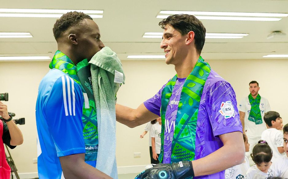 Two of Africa's finest: Al Ahli's Edouard Mendy (L) and Al Hilal's Yassine Bono