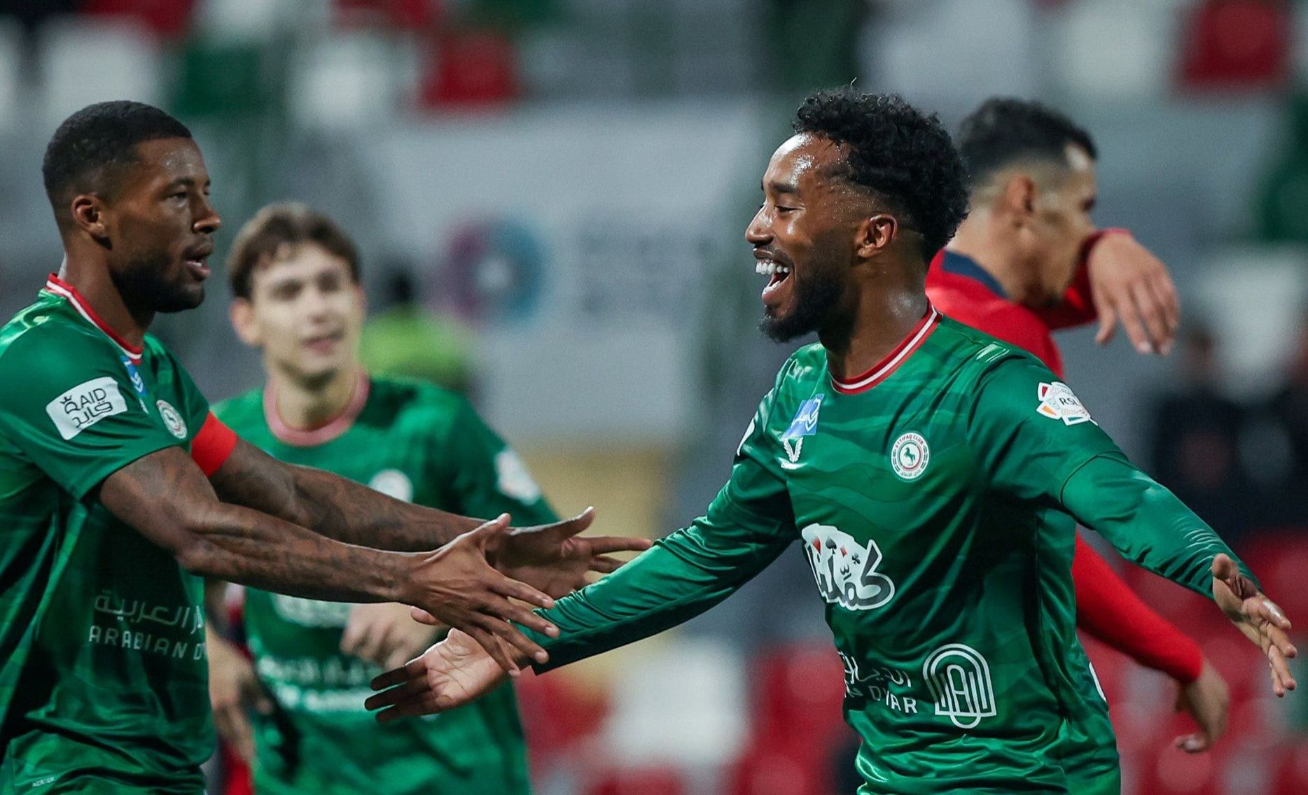 الاتفاق يتجاوز ضمك بثنائية