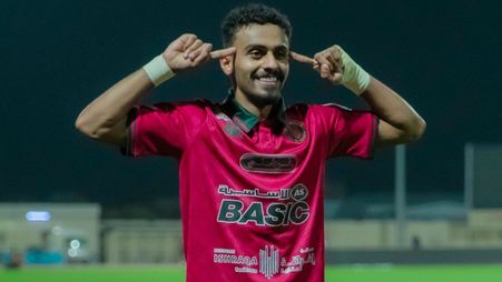 عبد العزيز العليوة سجل في الشباب ذهابًا وإيابًا