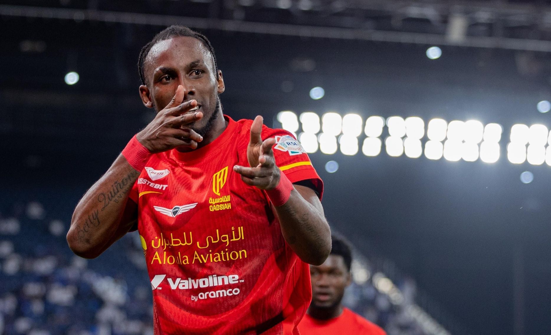 يتصدر كينونيس قائمة الأكثر حصولًا على جائزة رجل المباراة في طريقه للقب لاعب الموسم