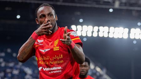 يتصدر كينونيس قائمة الأكثر حصولًا على جائزة رجل المباراة في طريقه للقب لاعب الموسم