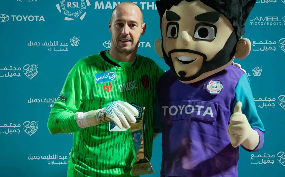 حافظ بوريان على شباكه نظيفه هذا الموسم في مباراتي الخلود في الذهاب والإياب