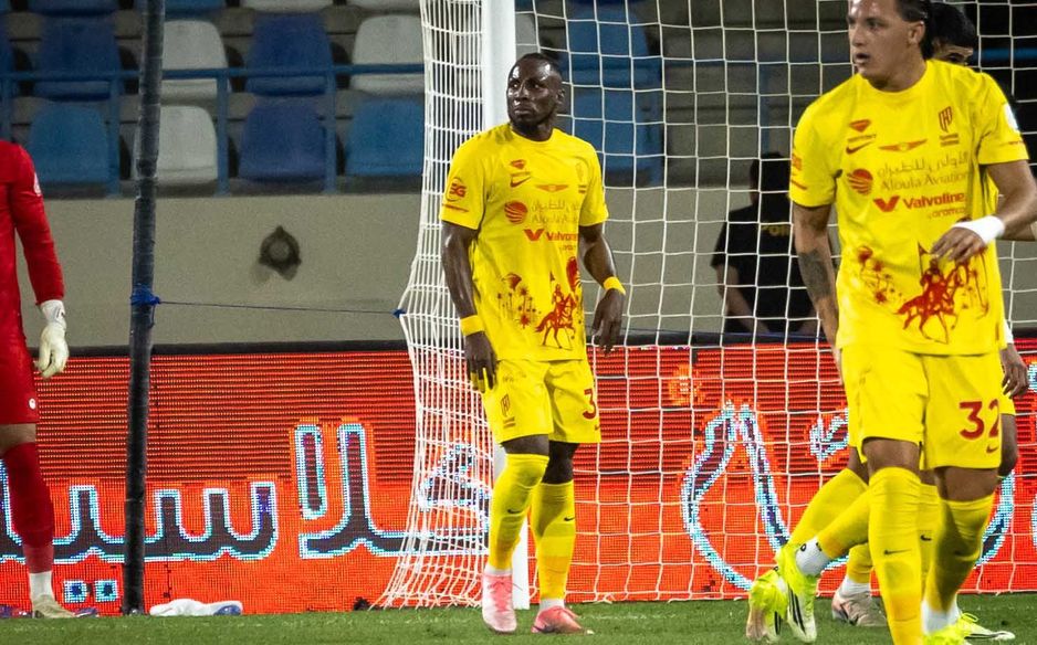 أصبح كينونيس أول لاعب يصل إلى 10 جوائز في الموسم لرجل المباراة وبات قريبًا من الرقم القياسي للهاتريك في موسم واحد المسجل باسم اللاعبين رونالدو وحمدالله بـ 4 هاتريك لكل منهما