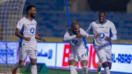 نيوم يهزم الخليج بهدف لاكازيت