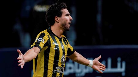 حسام عوار سجل الهدف الثاني من المحاولة الرأسية الثانية للاتحاد في الكلاسيكو