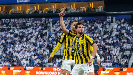 Houssem Aouar equalises for 10-man Al Ittihad at Al Hilal in Saudi Clasico