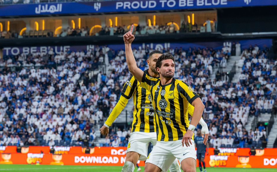 Houssem Aouar equalises for 10-man Al Ittihad at Al Hilal in Saudi Clasico