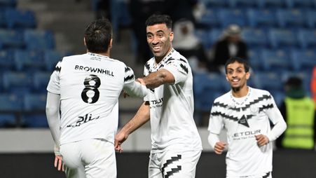 Abderrazak Hamdallah scores for Al Shabab at Damac