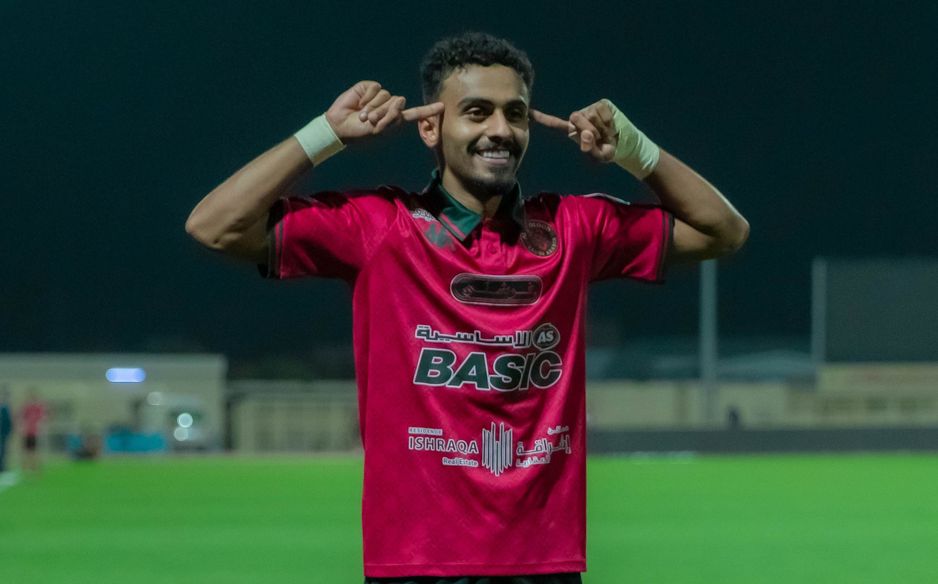 Abdulaziz Al Elewa grabs his winner for Al Kholood v Al Shabab