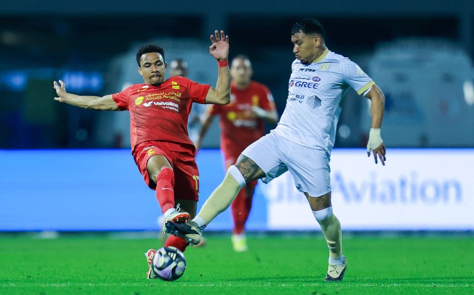 Al Qadsiah full-back Gaston Alvarez in the draw at home to Al Taawoun