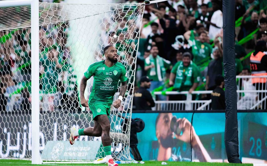 تفوق إيفان توني على عمر السومة في عدد المساهمات في موسم واحد بعد وصوله إلى تسع وعشرين مساهمة منها 24 هدفًا